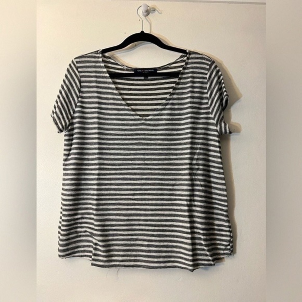 One Clothing Black and White Striped V-Neck Tee